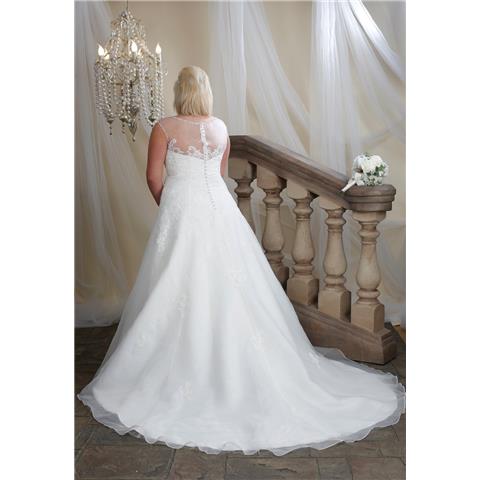 HMP1005 Lace and Tulle Bridal Gown
